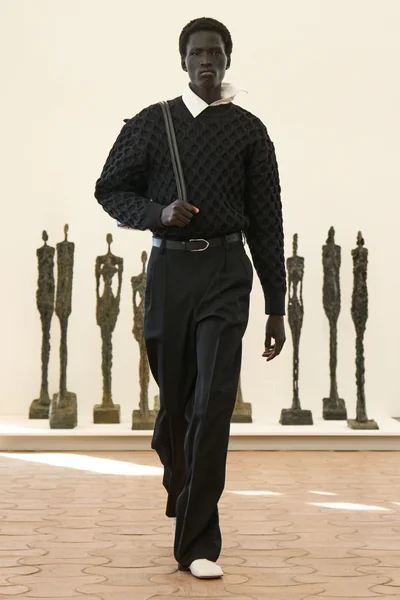 Look 37